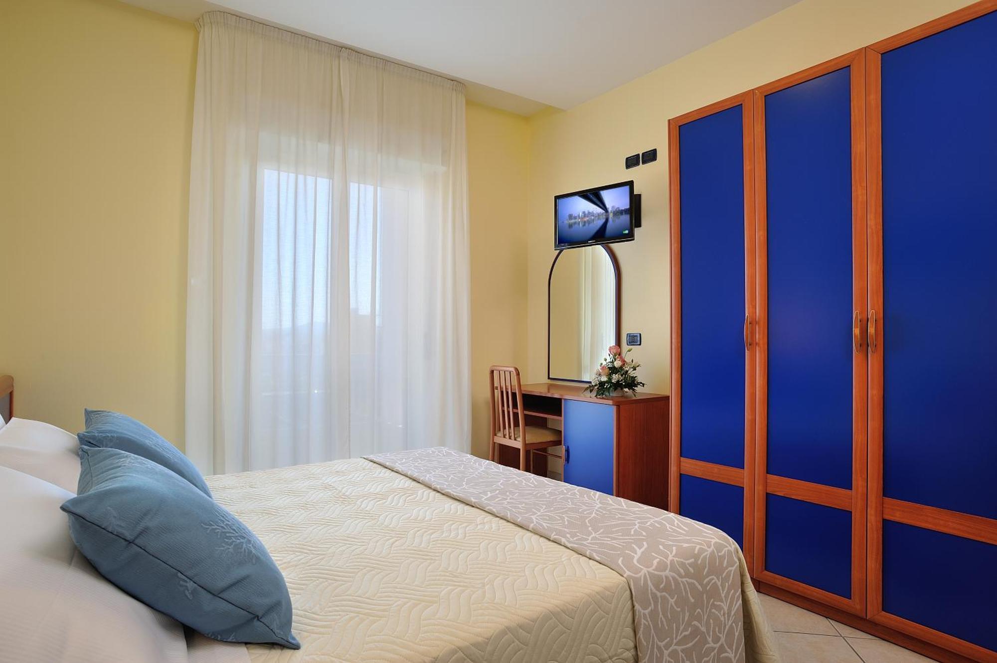 Hotel Riviera B&B Misano Adriatico Eksteriør bilde