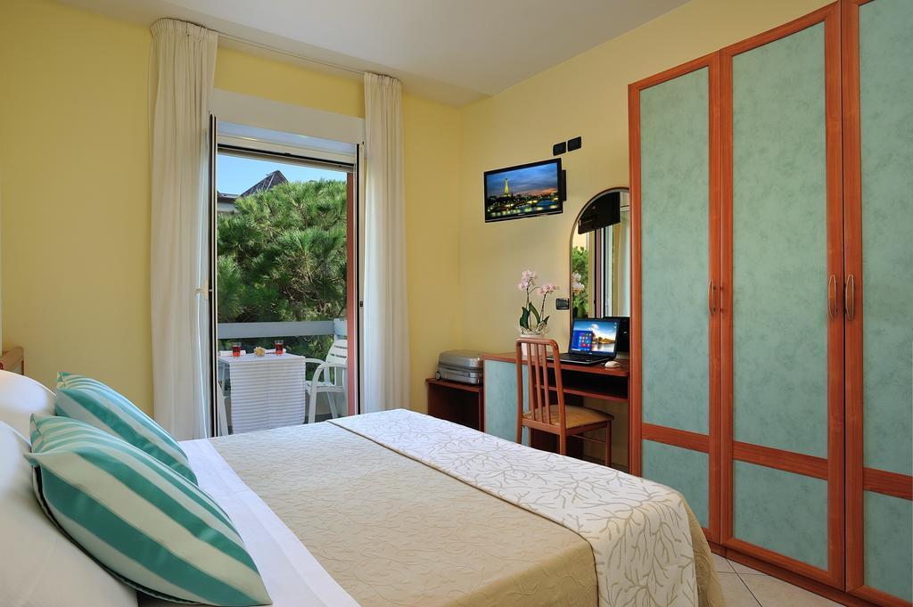 Hotel Riviera B&B Misano Adriatico Eksteriør bilde