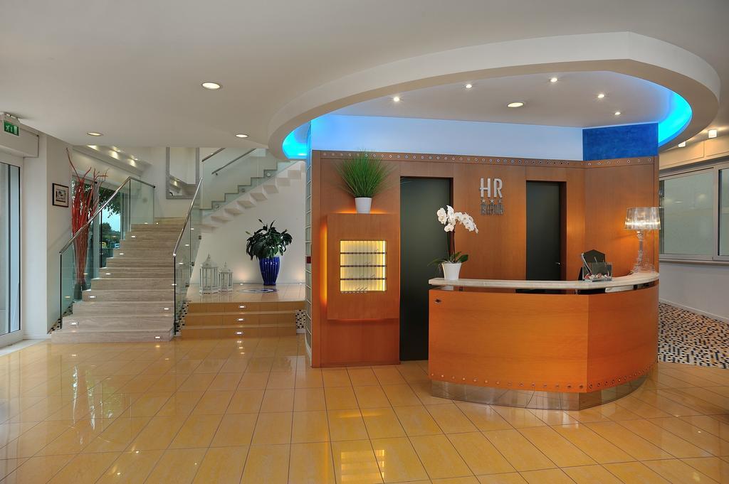 Hotel Riviera B&B Misano Adriatico Eksteriør bilde